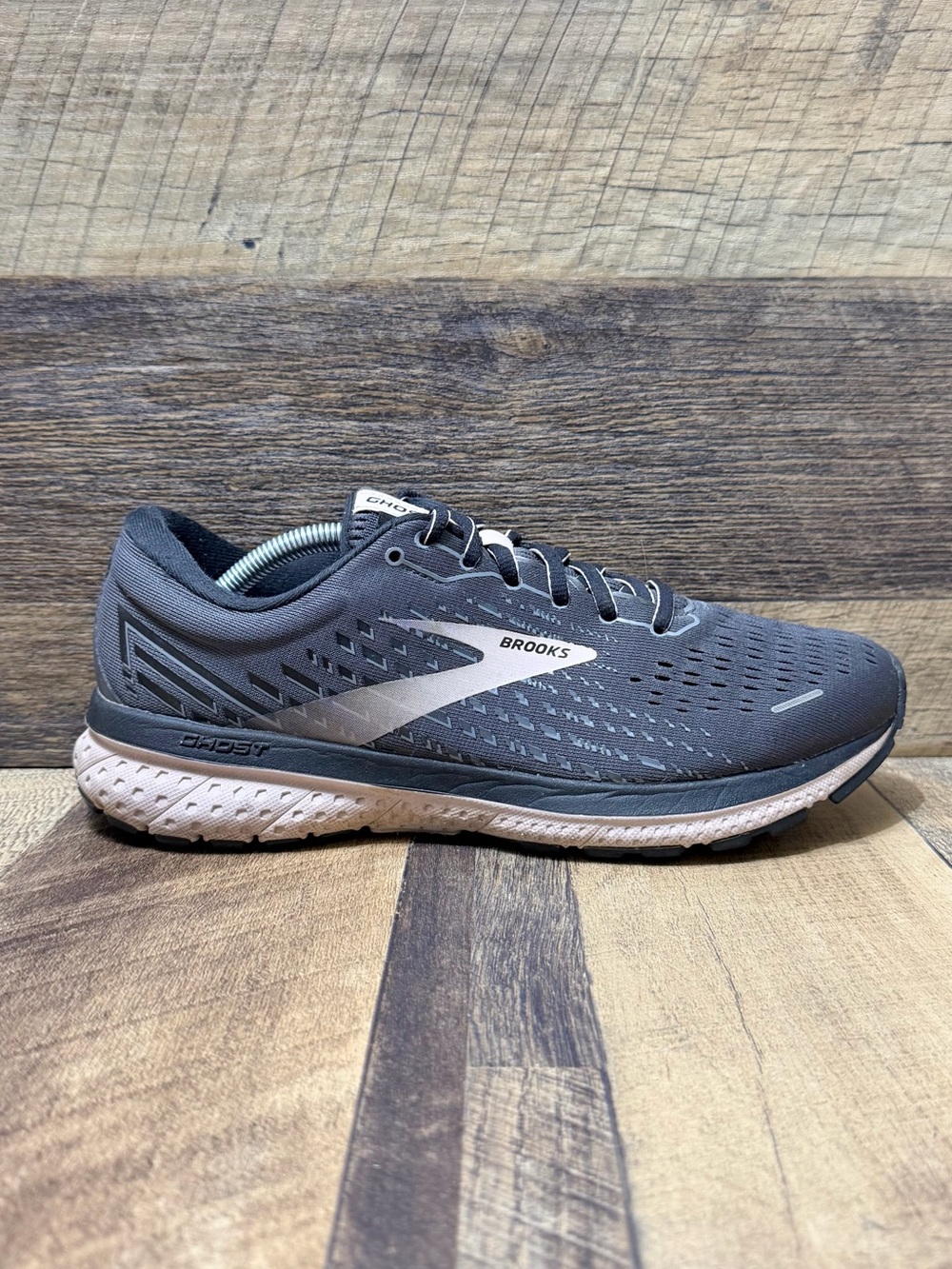 Brooks Ghost 13 Gray Athletic Running Shoes Size 8.5 (D) Women 1203381D062